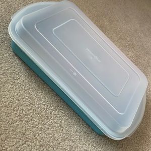 Pampered Chef 9” x 13” pan with lid (New)